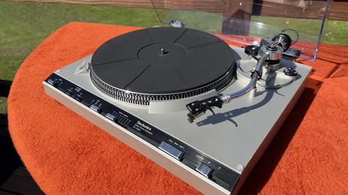 Technics 3300 turntable - technics, sl-3300